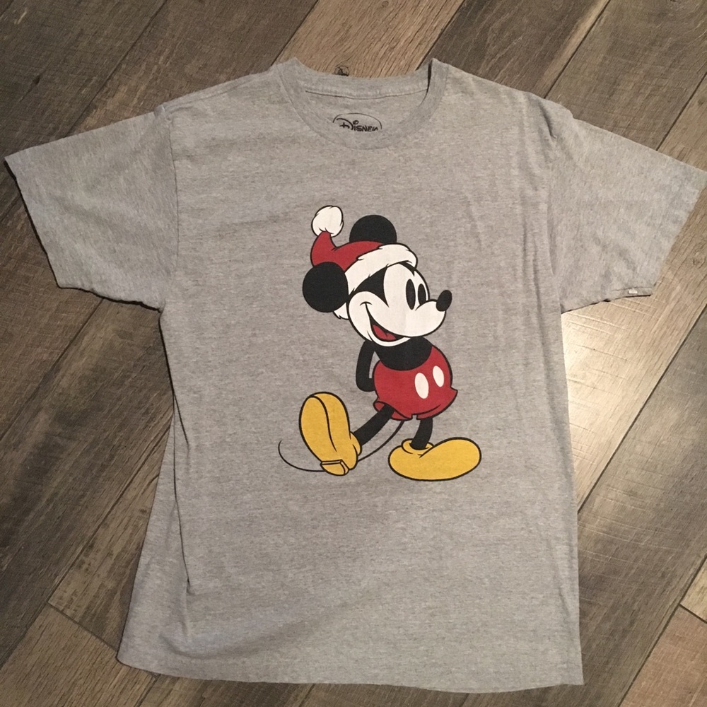DISNEY Mickey Mouse Santa Hat Holiday tShirt